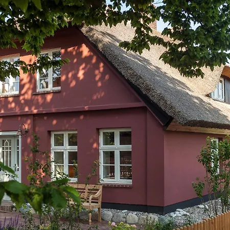 Schipperhaus 01 Holiday home Wustrow (Fischland)